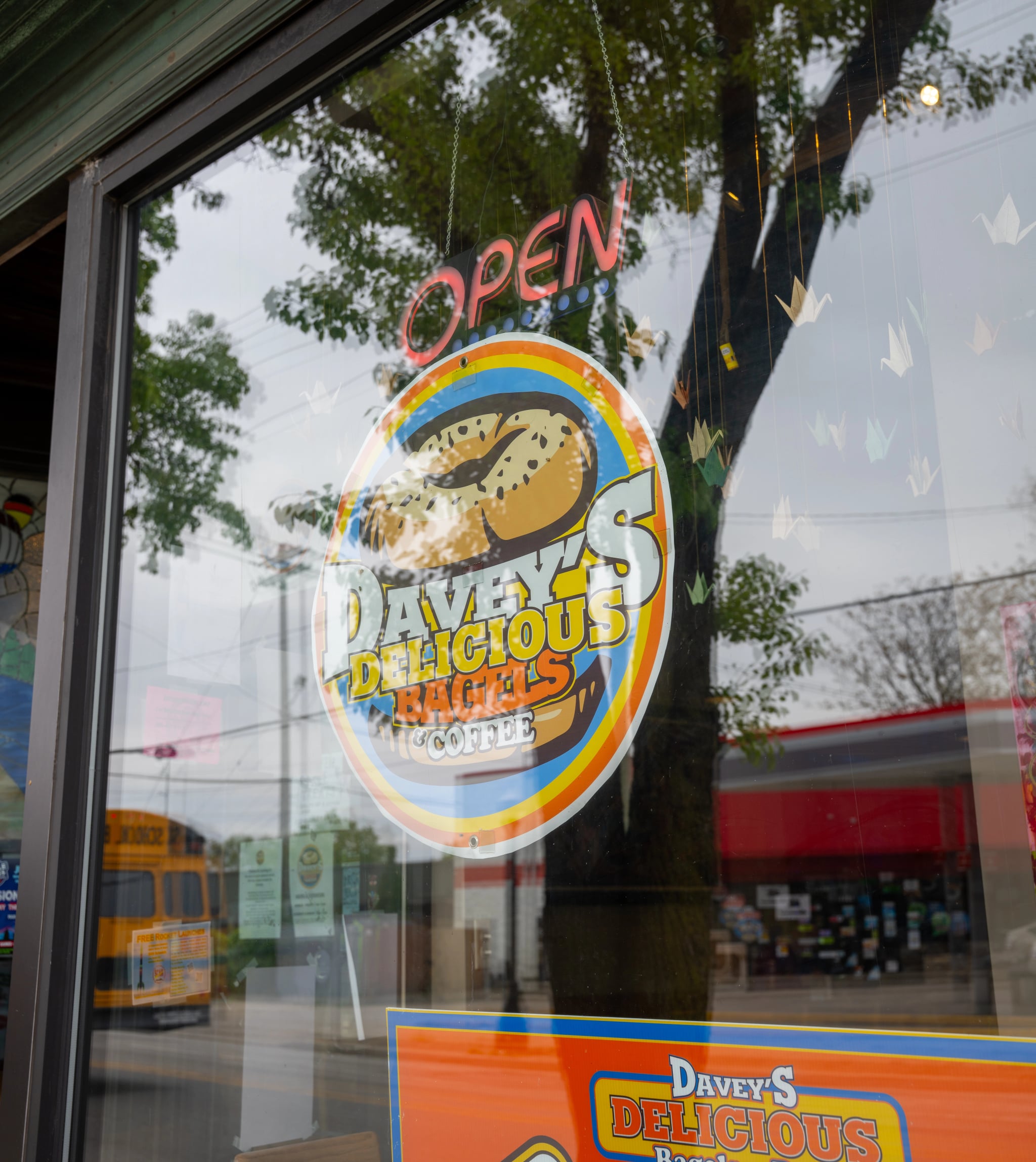 Davey's Delicious Bagels - Sign