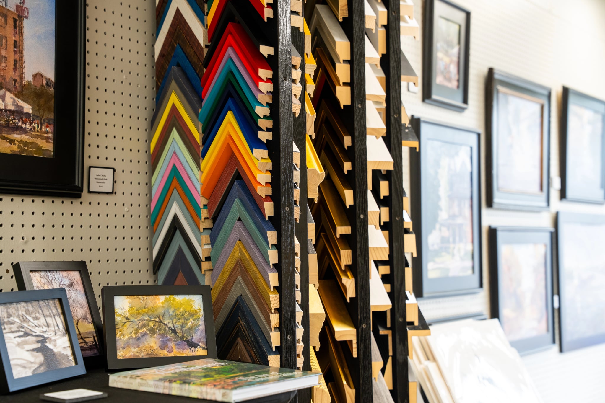 Kreative Framing & Artist Studios - Inside1